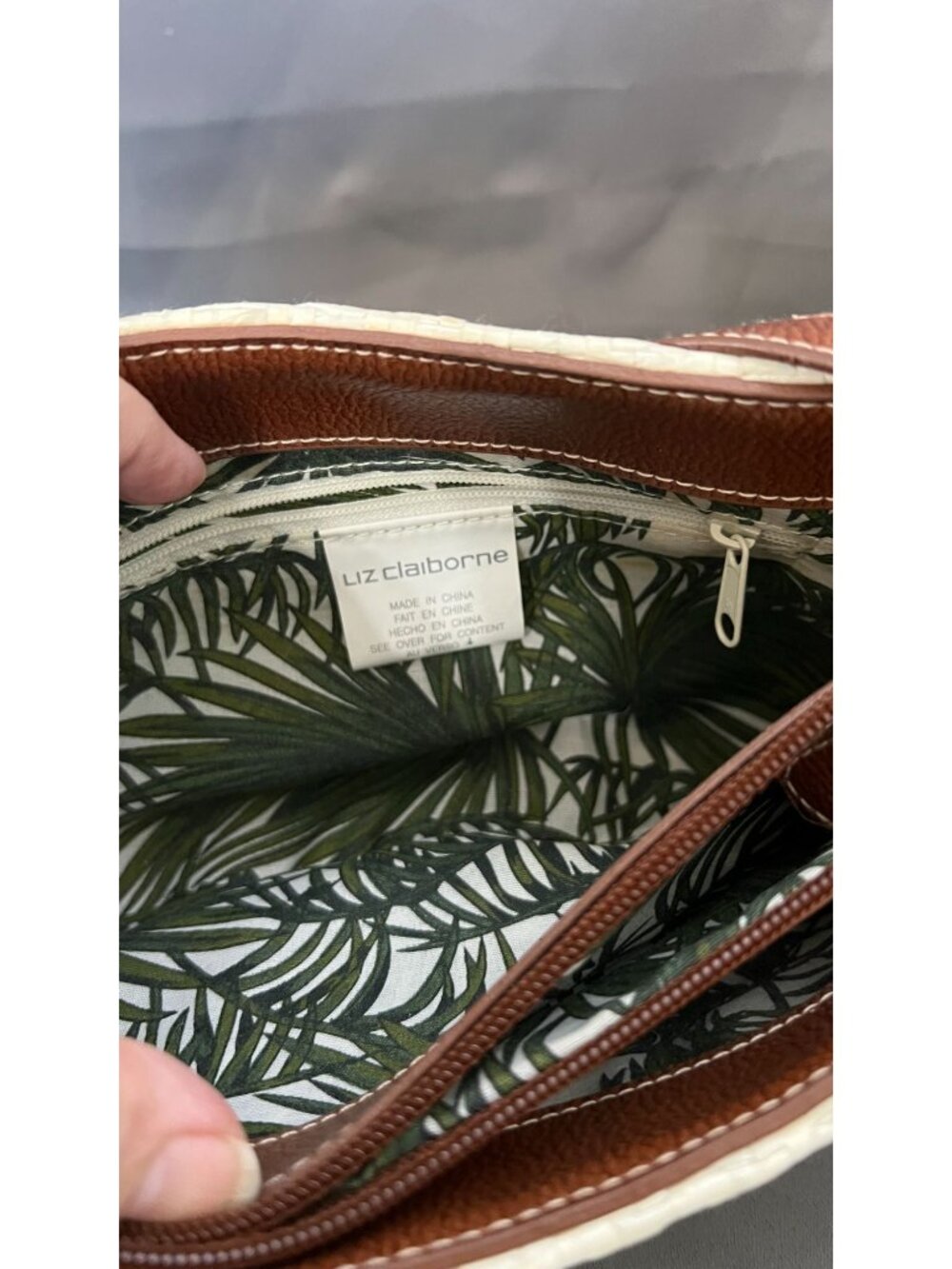 Liz Claiborne Woven Straw & Brown Faux Leather Crossbody Bag With Pineapple Acce - Picture 7 of 9